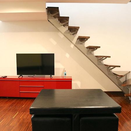 Апартаменты Cozy & Large Loft Famagosta Милан Экстерьер фото