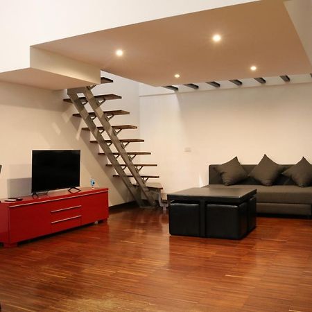 Апартаменты Cozy & Large Loft Famagosta Милан Экстерьер фото