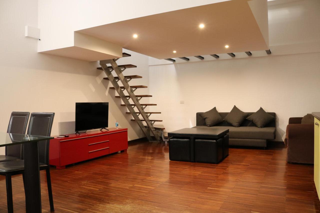 Апартаменты Cozy & Large Loft Famagosta Милан Экстерьер фото
