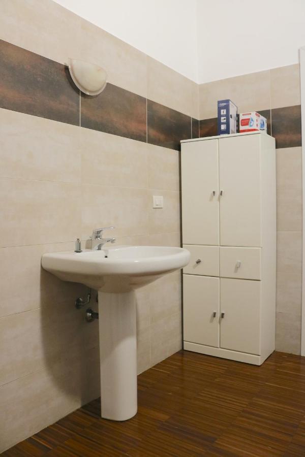 Апартаменты Cozy & Large Loft Famagosta Милан Экстерьер фото